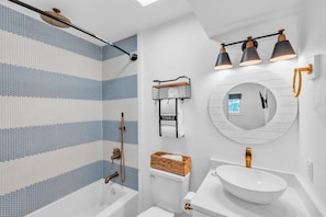 Villa, 2 Bedrooms | Bathroom
