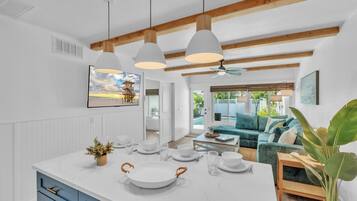 Villa, 2 Bedrooms | Tempat makan