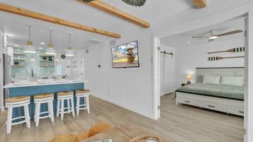 Villa, 2 Bedrooms | 2 bilik tidur, seterika/papan seterika, Wi-fi