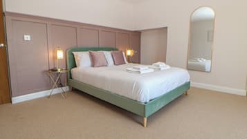 3 habitaciones, decoración personalizada y muebles diferentes