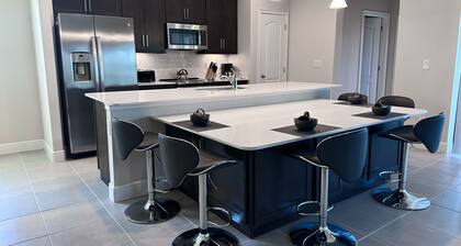 Balmoral Resort-211mcv 6 Bedroom Home by RedAwning