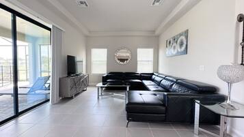 Casa, 6 habitaciones | Área de sala de estar