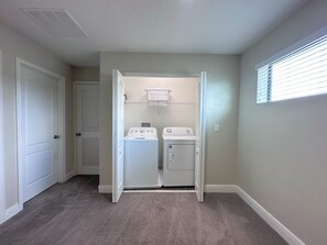 Maison, 4 chambres | Intérieur