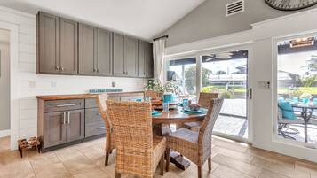 House, 3 Bedrooms | Dining