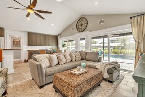 House, 3 Bedrooms | Living area | Smart TV, streaming services