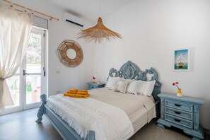 2 bedrooms, desk, iron/ironing board, free WiFi - Villa Alba Beach House 5 minutes from the sea (Marina di Lizzano)
