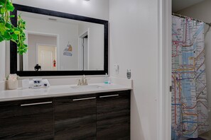 Townhome, 3 Bedrooms | Bathroom | Towels