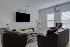 Stadtwohnung, 3 Schlafzimmer | Wohnbereich