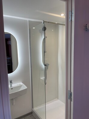 Towels, soap, shampoo, toilet paper