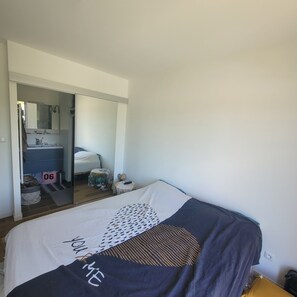 2 sovrum, strykjärn/strykbräda, wi-fi och sängkläder