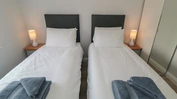 3 habitaciones, decoración personalizada y muebles diferentes
