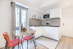 Dining - Sweett | Wagram Deluxe IX (Paris)