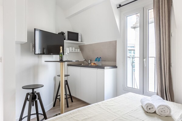 Fer et planche à repasser, accès au Wi-Fi (inclus), literie fournie