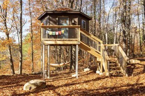 Exterior - Treehouse at Wise Pines- NoBo (Woodstock)