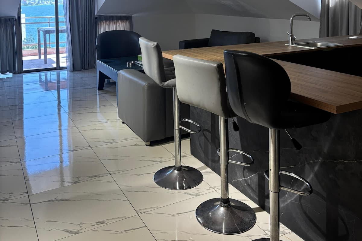 Royal Suite, Sea View