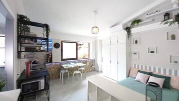 1 habitación, escritorio, tabla de planchar con plancha y wifi gratis