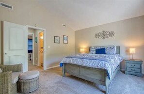 3 chambres, fer et planche à repasser, Wi-Fi gratuit, draps fournis