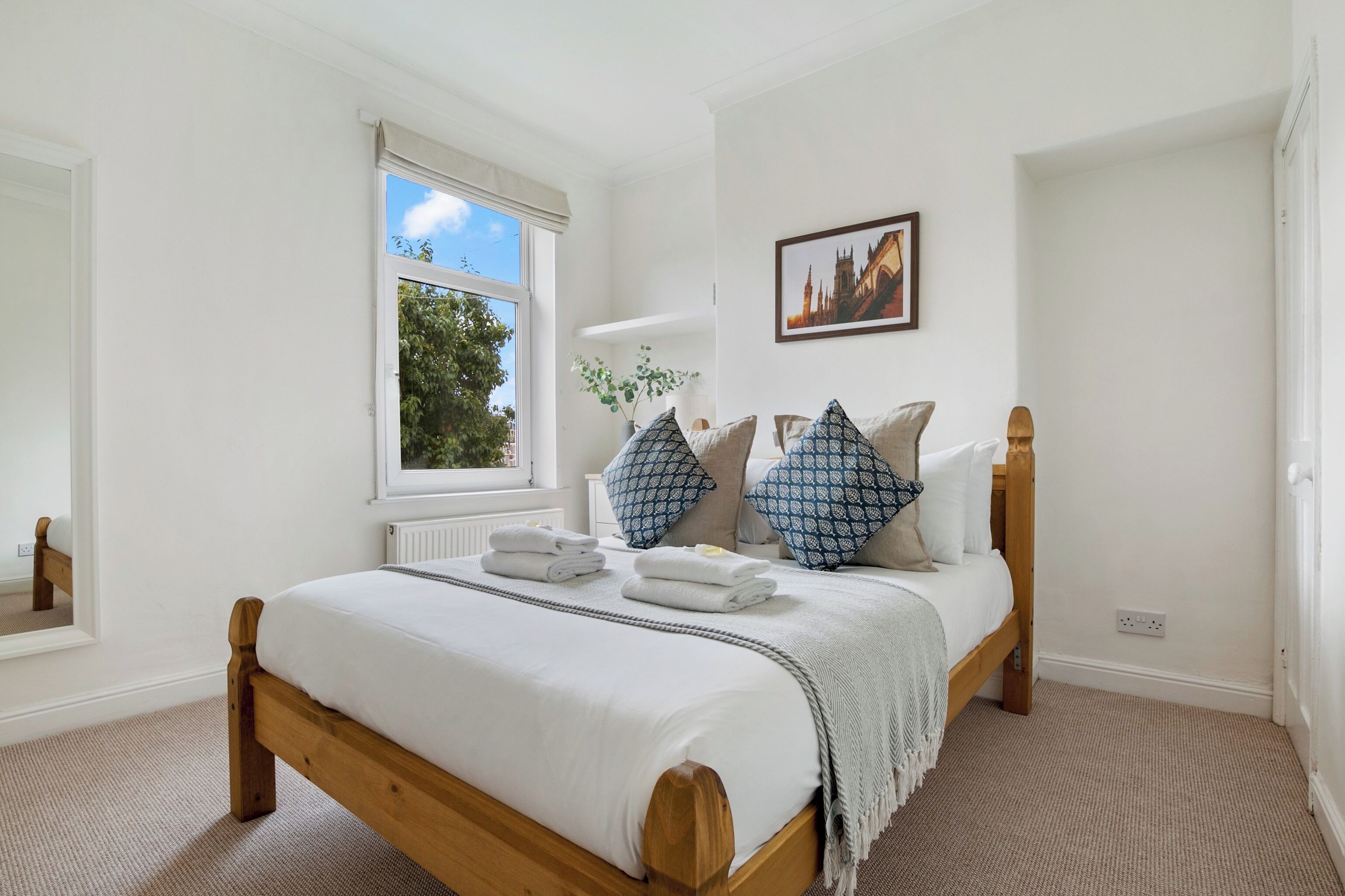 2 slaapkamers, een strijkplank/strijkijzer, reisbedje, gratis wifi