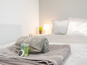 4 Schlafzimmer, Bügeleisen/Bügelbrett, kostenloses WLAN, Bettwäsche