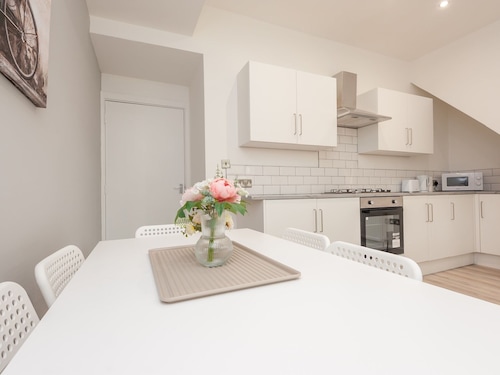 Pass the Keys | Spacious Retreat near city centre