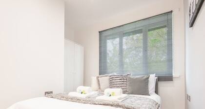 Spacious Retreat near city centre - Pass the Keys