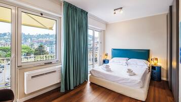Suite, 1 Queen Bed with Sofa bed, Non Smoking, Sea View | Minibar, in-room safe, individually furnished, blackout curtains