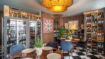 Päivittäinen buffetaamiainen maksusta