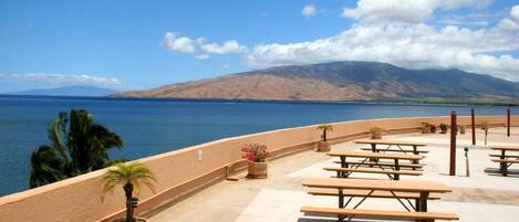 Condo, 2 Bedrooms | Outdoor dining