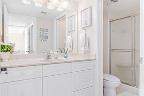 Combined shower/tub, hair dryer, towels - Waterfront 2 Bed in Popular Olde Marco I Close to Snook Inn (Marco Island)
