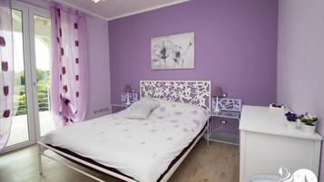 4 Schlafzimmer, Schreibtisch, Bügeleisen/Bügelbrett, kostenloses WLAN