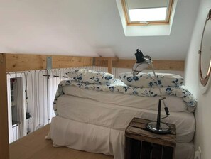 1 chambre, bureau, Wi-Fi gratuit, draps fournis