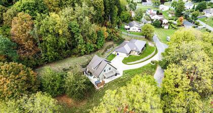 3BR remodeled ranch style home close downtown. Quiet and peaceful