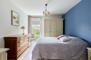 3 chambres, fer et planche à repasser, Wi-Fi gratuit, draps fournis