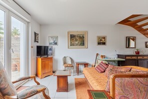 Télévision, chaîne hi-fi