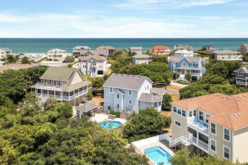 C5058 Close to the Beach! Dogs Ok!Free Pool Heat March through May! Specials!