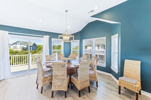 Elevator! Dogs, Semi OF, Private Pool, Hot Tub, SS2026