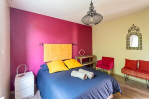 4 bedrooms, iron/ironing board, free WiFi, bed sheets