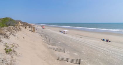 REDUCED RATES, Oceanfront! 3 Dogs Welcome! Gorgeous! C5069