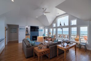 Smart TV, DVD player, foosball, books - Inviting, Oceanfront, Views Galore, Pets, C5059 (Corolla)