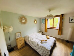 3 bedrooms, WiFi, bed sheets