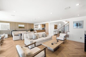 TV, fireplace - 817O - Oceanfront Pura Vida   (Oxnard)