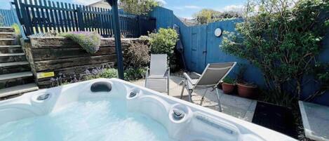 Bañera de hidromasaje exterior