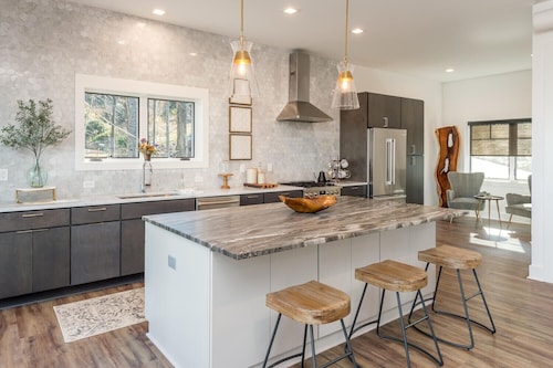 Long Range Mtn Views Next to Jump Off Rock! Ultra Modern, Very Unique Open Floor