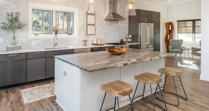 Long Range Mtn Views Next to Jump Off Rock! Ultra Modern, Very Unique Open Floor