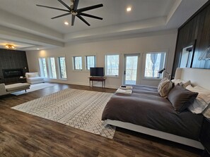 2 chambres, fer et planche à repasser, lit parapluie, Wi-Fi gratuit