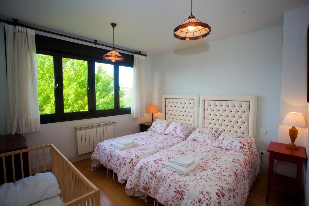 4 bedrooms, iron/ironing board, travel cot, bed sheets