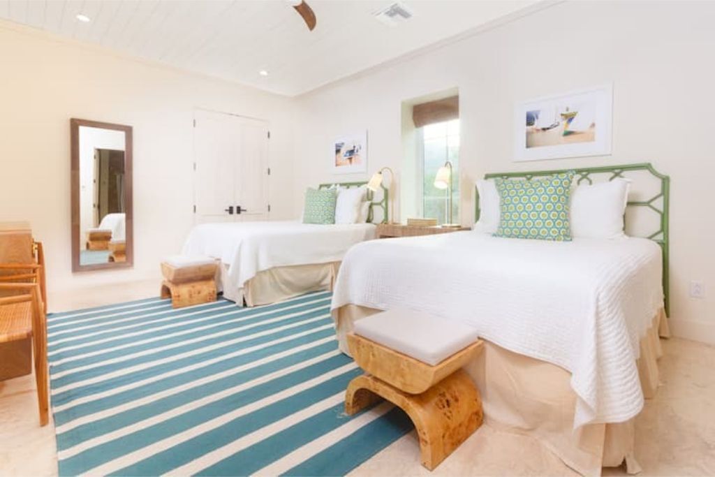 4 soverom, safe på rommet, wi-fi (inkludert) og sengetøy