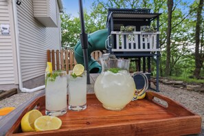 Property grounds - FunFilled Home • SharedPool • GameRoom • FirePit • Karaoke • PetFriendly • Ski (East Stroudsburg)