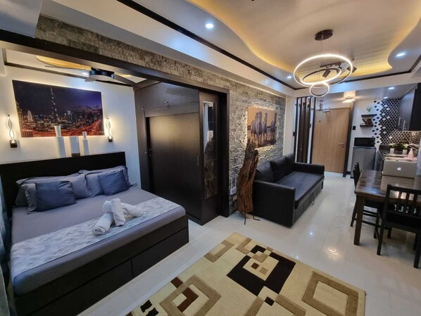 1 bedroom, iron/ironing board, WiFi, bed sheets - ELEVEN20 Staycation at Shore 3 Residences Mall of Asia Pasay Manila (Pasay City)