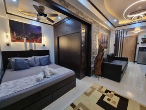 1 bedroom, iron/ironing board, WiFi, bed sheets - ELEVEN20 Staycation at Shore 3 Residences Mall of Asia Pasay Manila (Pasay City)